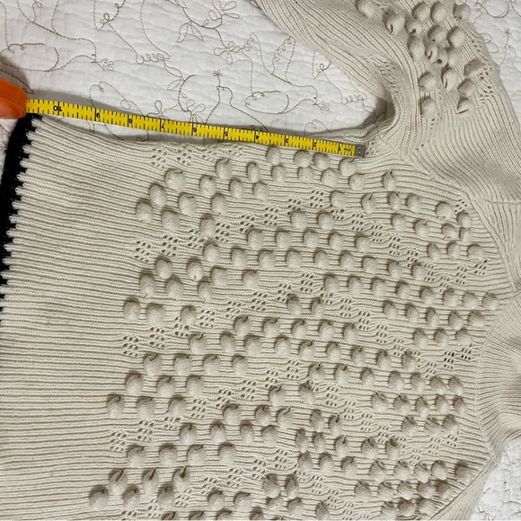 BCBG Maxzariga Fun cozy cropped sweater Cream with black trim - Picture 11 of 13